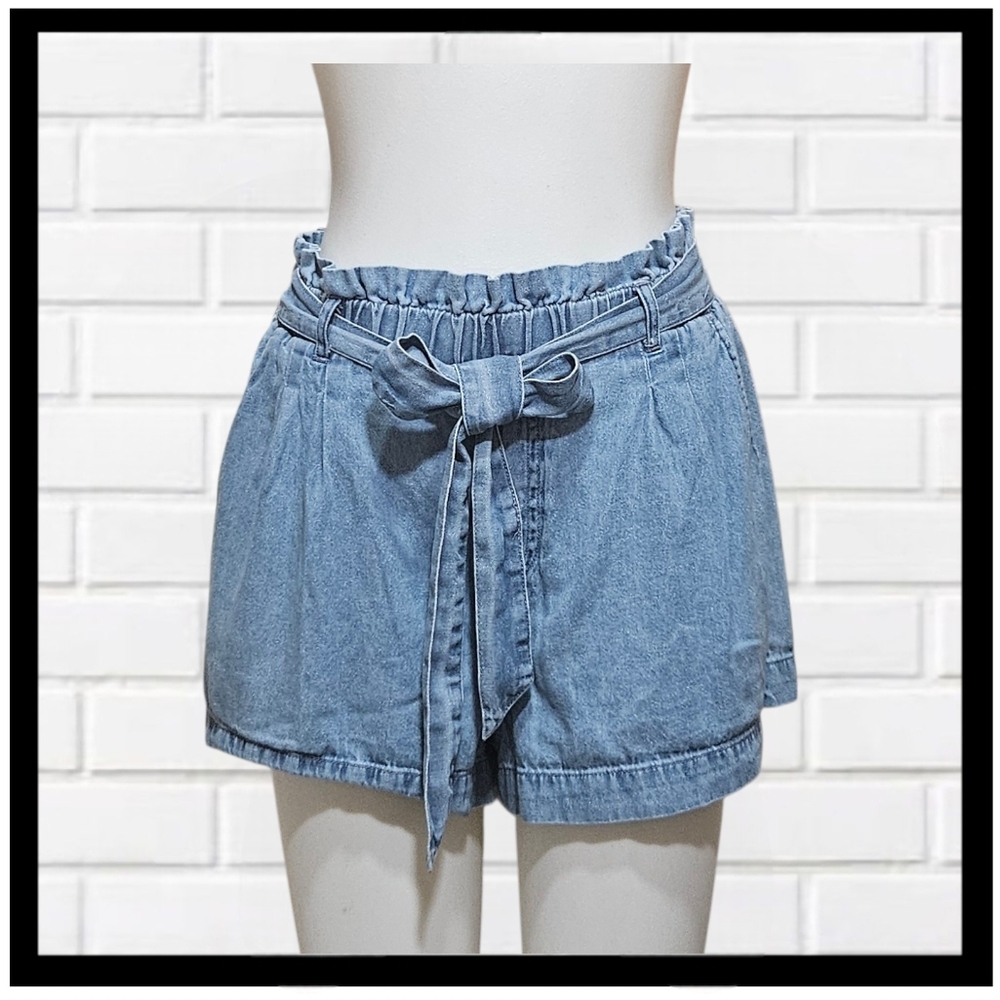 AMERICAN EAGLE OUTFITTERS Light Blue Paperbag Waist Denim Shorts with Bow Sz Med